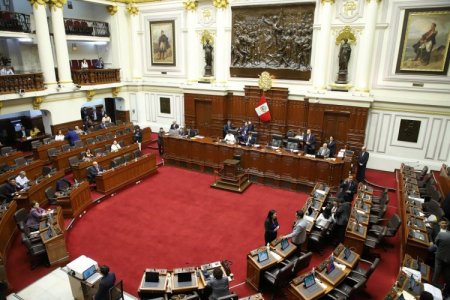 <p>Gremios empresariales peruanos piden al Gobierno revisar norma sobre minería ilegal que fue derogada</p>