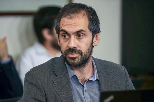 Grau buscará zanjar dudas de parlamentarios sobre tiempos de permisos y más burocracia