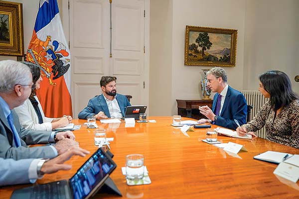 <p>El pasado 6 de marzo, ejecutivos de Rio Tinto se reunieron con el Presidente Boric durante 45 minutos. </p>