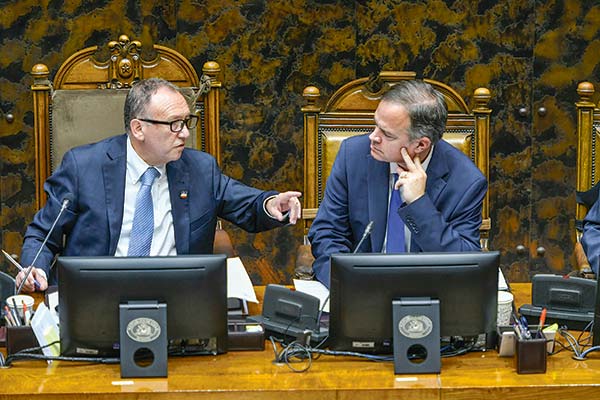 José García y Matías Walker, presidente y vicepresidente del Senado. Foto: Agencia Uno