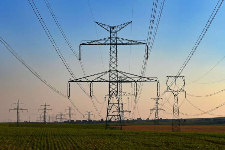 <p>Brasil, Chile y Perú lideran gasto en redes para transición energética en América Latina: en 2024-2035 se invertirán US$ 64 mil millones</p>