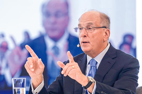 El CEO de BlackRock, Larry Fink,  abordó la situación previsional mundial en su carta dirigida a los accionistas. Foto: Bloomberg