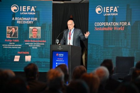 Rodrigo Valdés del FMI celebró la reducción de la inflación en Argentina y destacó el "ambicioso plan para restaurar la estabilidad"