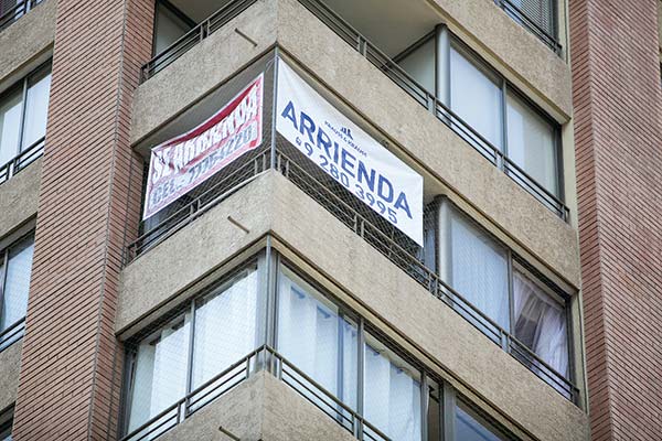 Instituto emisor pone la lupa en el aumento del precio de los arriendos, que supera los patrones usuales de traspaso de la inflación