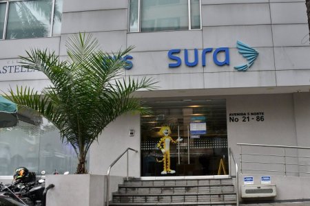 <p>Sura encabeza lista de las EPS con más deuda que no ha intervenido el Gobierno colombiano</p>