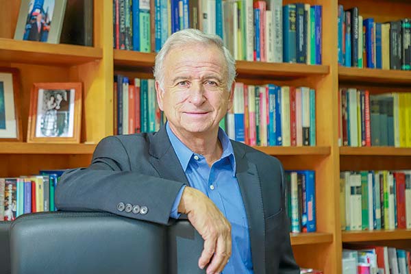 Felipe Larraín, exministro de Hacienda: “No es un momento de celebración, hay datos que tienen cosas bastante puntuales”