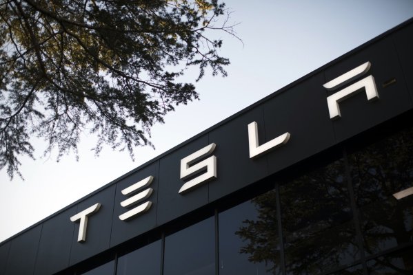 Elon Musk anuncia que Tesla presentará su robotaxi el 8 de agosto