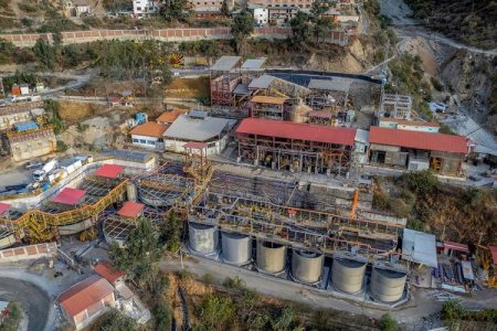 <p>Mina peruana Poderosa sufre ataque vinculado a minería ilegal: dinamitaron dos torres de alta tensión</p>