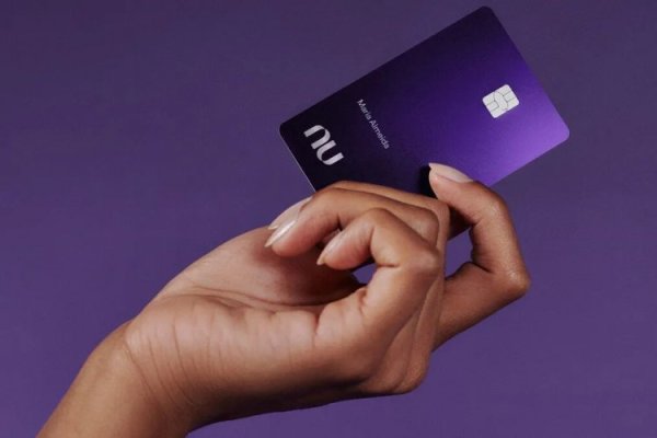 Brasileño Nubank ingresa al segmento de viajes y lanza cuenta global de la mano de la chilena Wise