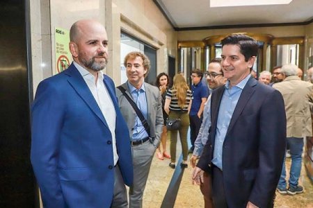 <p>Nuevo CEO de WOM se reúne con autoridades en Chile para calmar temores por reorganización judicial</p>