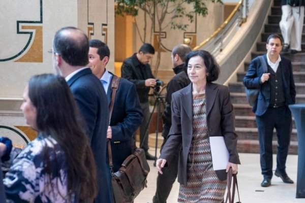 Cita anual FMI-Banco Mundial entra en la agenda de autoridades chilenas: Costa viaja con el plan de reunirse con representantes de la Fed