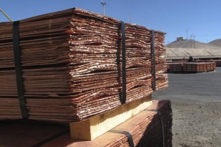 <p>Producción de cobre en Chile crece 9,8% en febrero, pero con resultados mixtos</p>