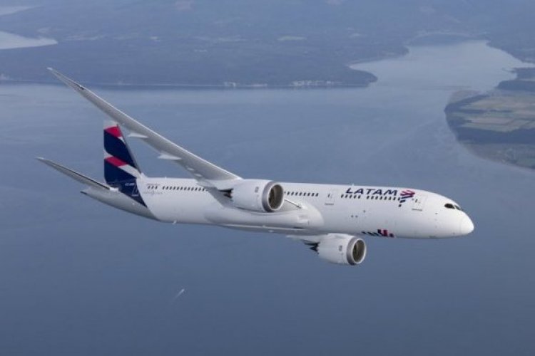 Regulador aéreo por incidente en vuelo de Latam: “El asiento de la cabina inició un movimiento involuntario hacia adelante”