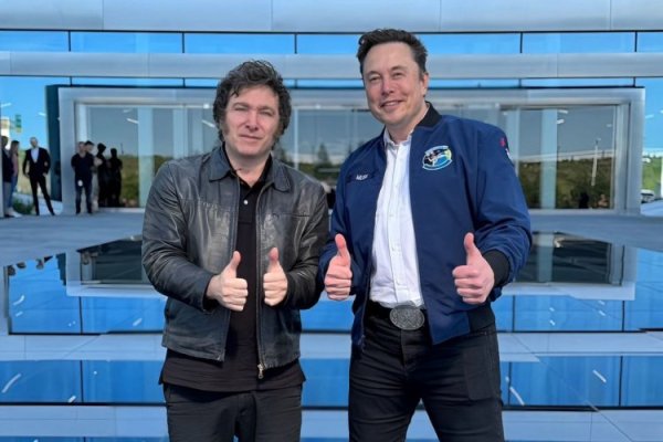 Presidente argentino Javier Milei y Elon Musk se reúnen en esperado encuentro en planta de Tesla en Texas