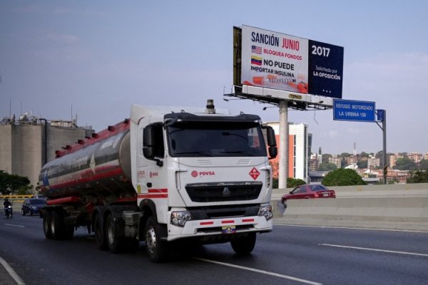 Sector petrolero de Venezuela recibe golpe por pérdida de licencia más amplia de EEUU