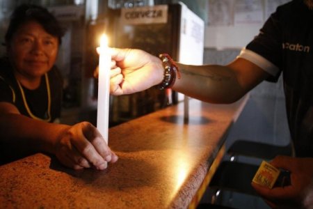 <p>Ecuador se mantiene sumido en la desconexión a horas de referendo clave por la seguridad</p>