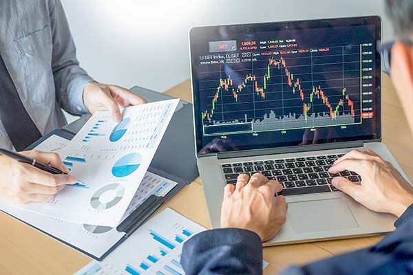 Estudio de PwC: Chile lidera entre los países latinoamericanos en ETF operando en el mercado