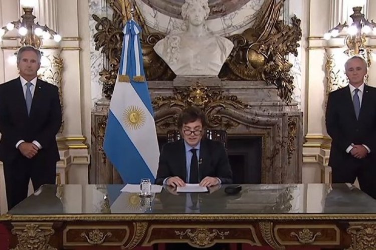 <p>Milei anuncia superávit fiscal del 0,2% del PIB en el primer trimestre: "El Gobierno tenía razón y nuestro plan está funcionando"</p>