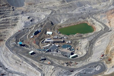<p>Ministro sudafricano critica la oferta de casi US$ 40 mil millones de BHP por Anglo American</p>