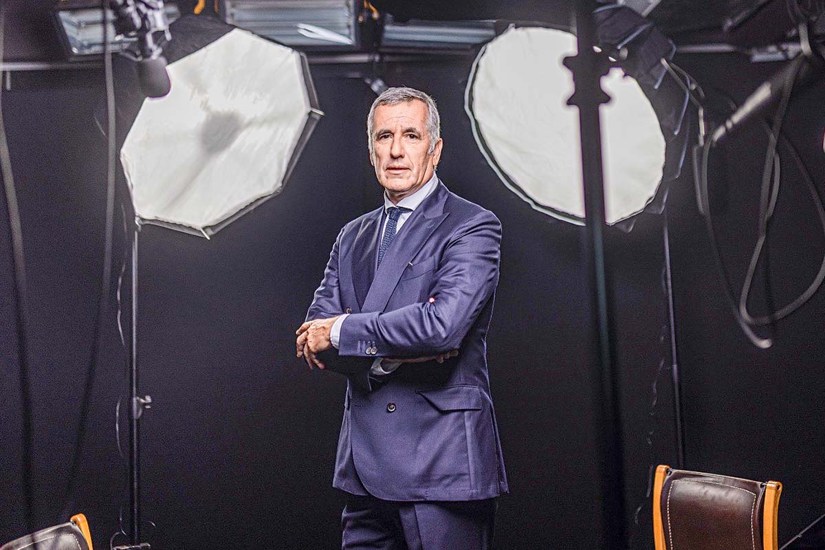 <p>La nueva apuesta de Andrés Benítez: “Money Talks”, su programa de TV que se transmitirá por internet</p>