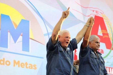 <p>El magnate que dirige la política panameña desde un almacén de la embajada de Nicaragua</p>