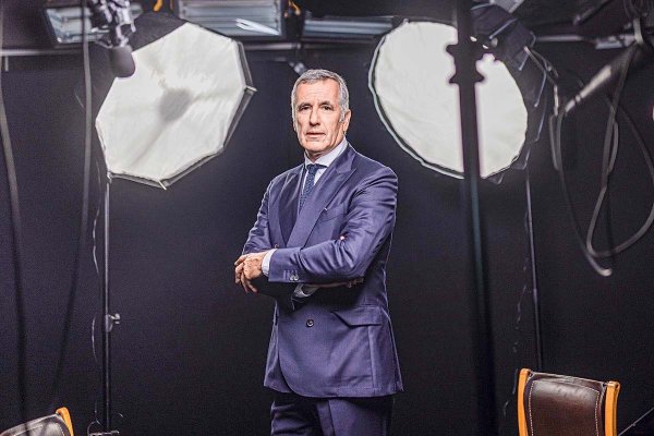 La nueva apuesta de Andrés Benítez: “Money Talks”, su programa de TV que se transmitirá por internet