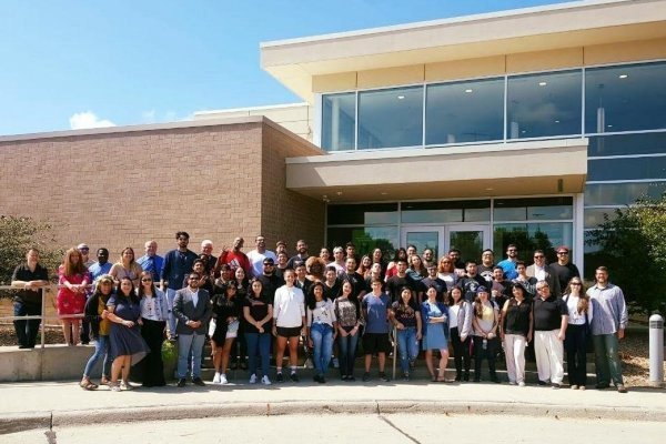 Western Iowa Tech pagará US$ 3 millones a 13 estudiantes chilenos luego de demanda por tráfico de mano de obra