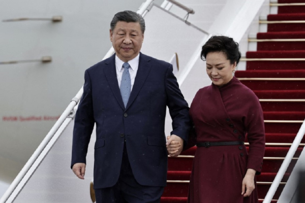 Xi llega a París para una visita de Estado de fuerte contenido económico y político