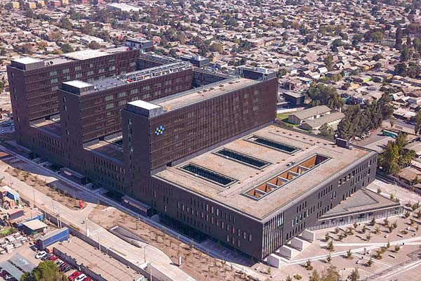 <p>Desde el Hospital Félix Bulnes hasta minera de los Luksic: los perjudicados por la colusión de los gases</p>