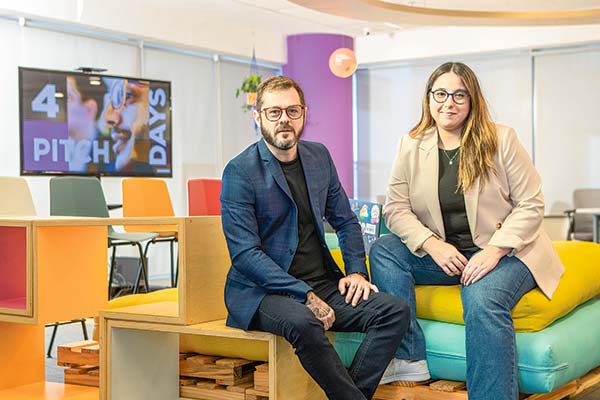 Leo Monte, director general de Torq, y Juliana Innecco, head of Corporate Venture Capital.