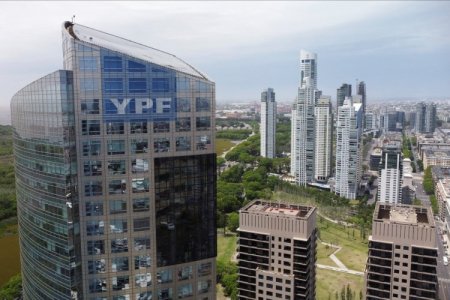 <p>Argentina YPF reenfoca su negocio: venderá filiales en Chile y Brasil, y busca nuevamente desprenderse de Metrogas</p>