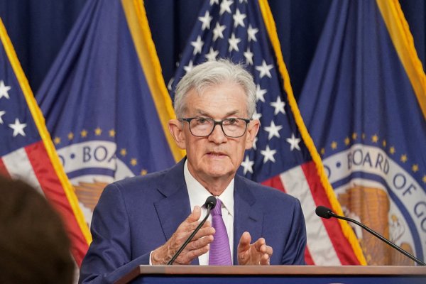 <p>Powell espera que baje la inflación en EEUU, aunque no con tanta confianza como tenía antes</p>