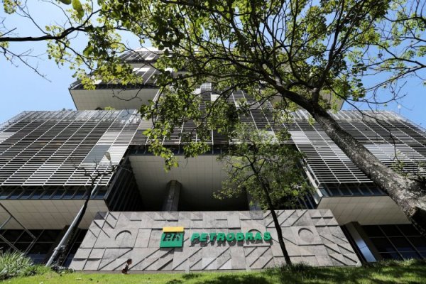 Tras el desplome de sus acciones, Petrobras pierde posiciones entre las petroleras mundiales
