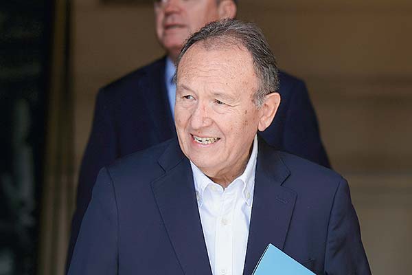 Tal como su predecesor en la testera, José García se mantuvo en la Comisión de Hacienda. Foto: Senado