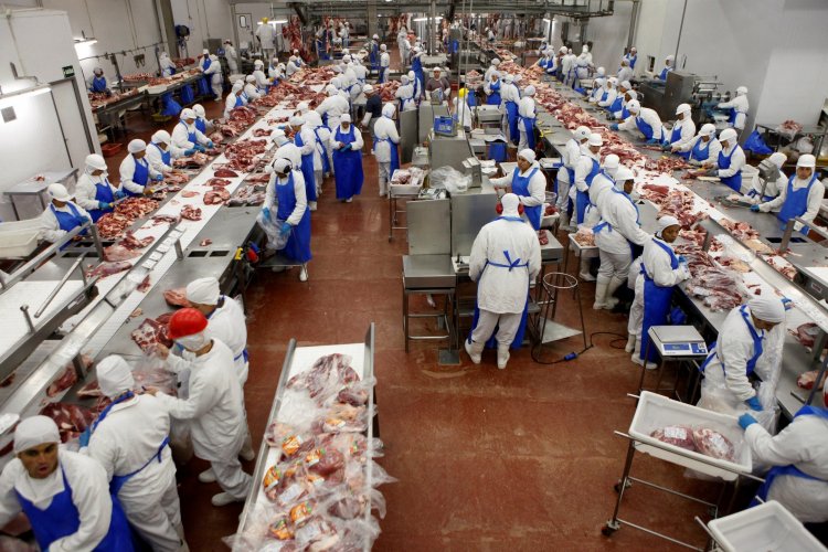 <p>Uruguay: brasileña Minerva apelará decisión del regulador de negar la compra de tres frigoríficos de Marfrig</p>