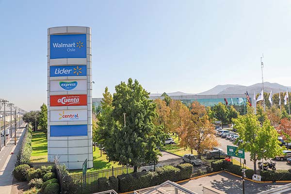 Gigante Walmart y la industria de los supermercados en Chile: “La economía ha sido dura allí”