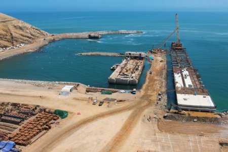 Apetito por acciones de puerto de Chancay eleva en 40% papel de minera Volcan