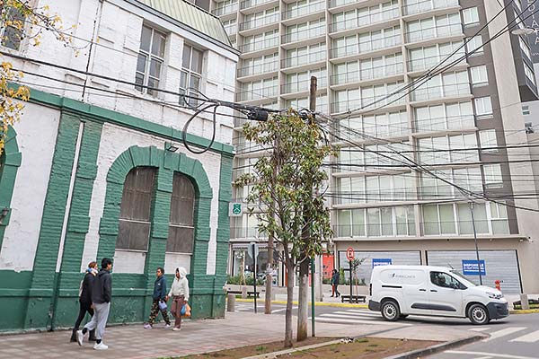 El proyecto de AMM Capital en Independencia se ubica frente a una comisaría de Carabineros. Foto: Julio Castro