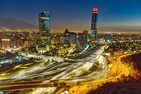 Creciendo a un 2%, a Chile le tomaría 50 años llegar al PIB per cápita de los países de la OCDE