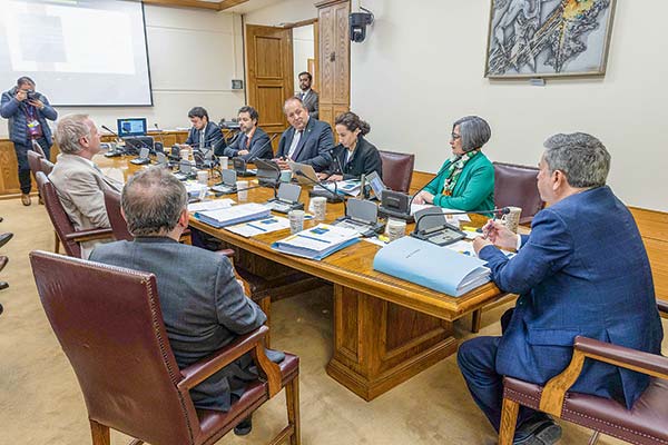 El fiscal nacional, Ángel Valencia, expuso este jueves ante la comisión de Hacienda del Senado. Foto: Senado