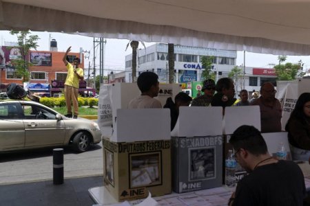 Cierran las mesas en México tras una jornada con dos fallecidos en ataques a centros de votación