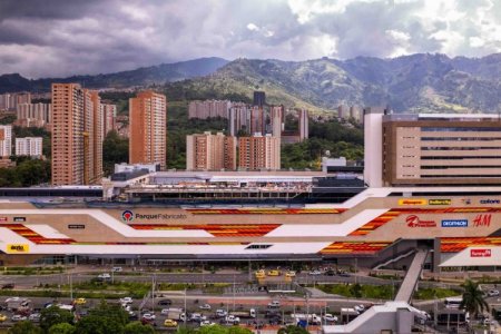 Parque Arauco inaugura servicio dark store, pick-up y delivery en el mall colombiano Parque Fabricato