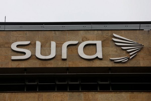 Colombiano Grupo SURA busca mayor concentración en servicios financieros y salir a bolsa internacional a mediano plazo