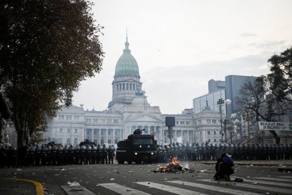 Milei ganó la batalla en el Senado por la Ley Bases y los mercados lo celebran: acciones y bonos se disparan