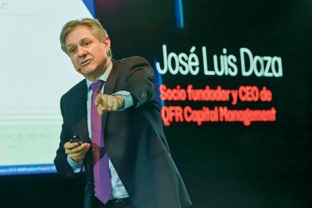 <p>Quién es y cómo piensa José Luis Daza, el economista chileno que negociará con el FMI</p>