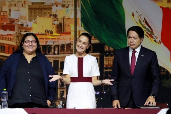 Claudia Sheinbaum descarta impulsar reforma fiscal y defiende polémica reforma judicial