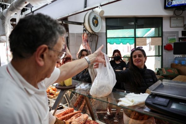 <p>PIB de Argentina cae 5,1% en primer trimestre con fuerte descenso de la inversión</p>