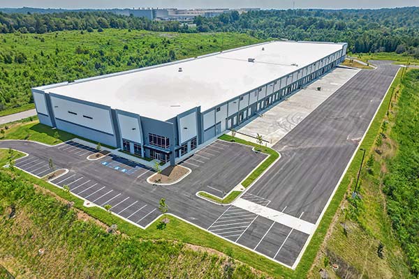Gestora de EEUU Black Salmon lanza fondo inmobiliario de US$ 250 millones para invertir en activos industriales