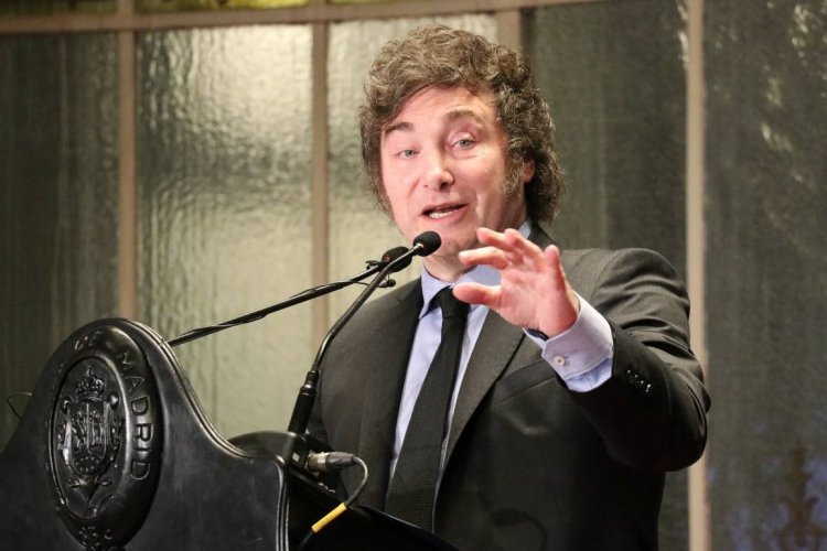Tras la aprobación de la Ley Bases, Milei oficializa "el cambio de régimen monetario" y confirmó a Sturzenegger para el Gobierno