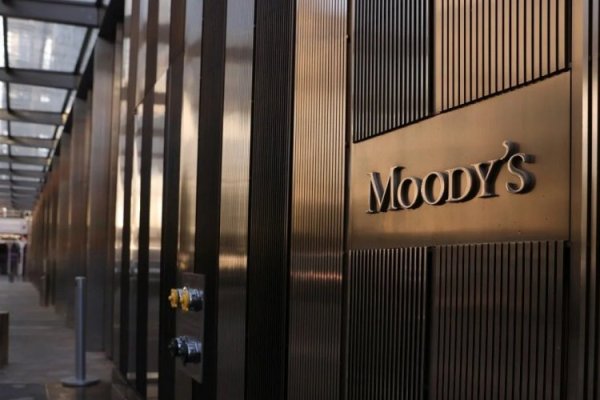Analistas prevén que el cambio de perspectiva de Moody's sobre Colombia "no tendrá un gran impacto"